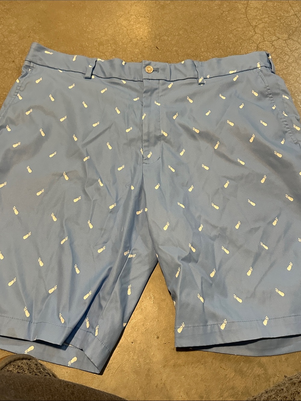 Walter Hagen Light Blue Pineapple-Print Flat Front Shorts